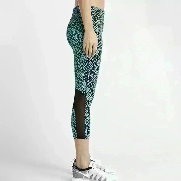 Nike Women’s Pro Geometric Dri-Fit Black Teal 3/4 Leggings Size XS - Picture 2 of 16